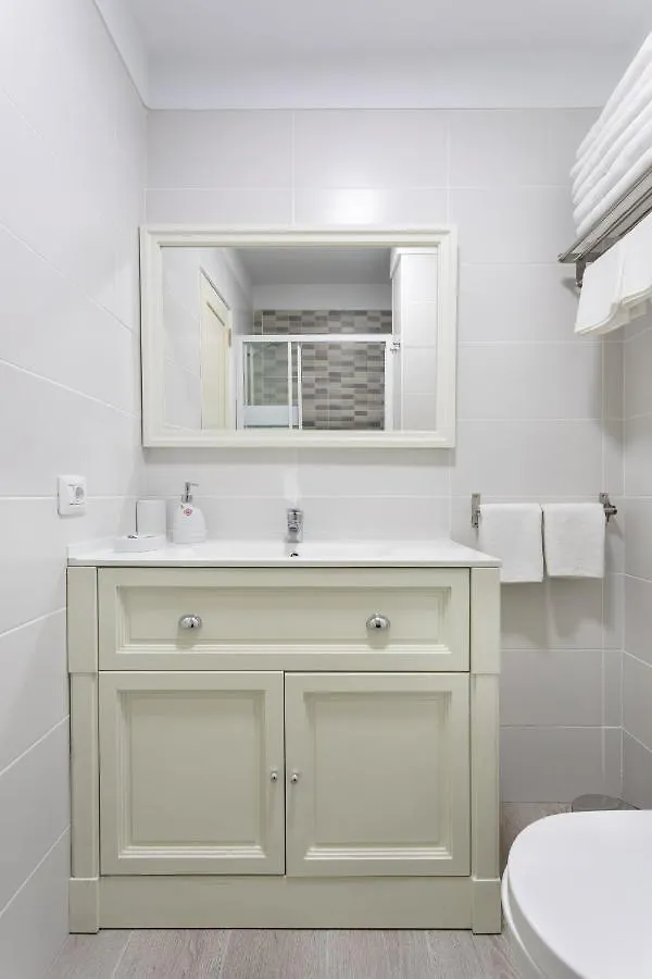 Home2Book Las Americas Bright Apartment 아로나