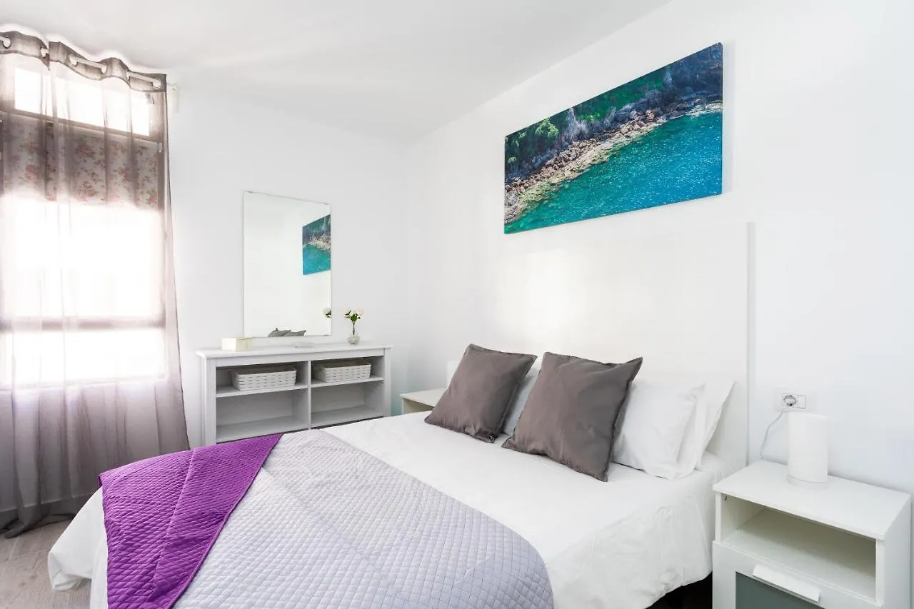 Home2Book Las Americas Bright Apartment 아로나